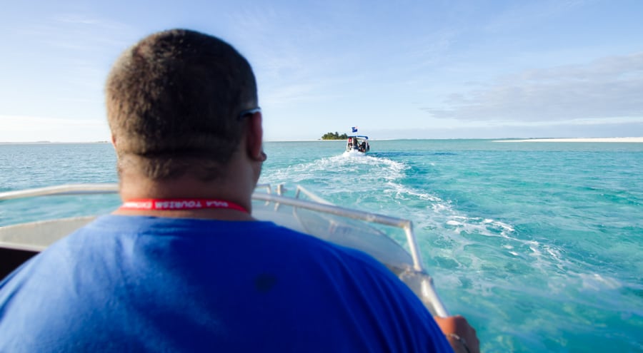 bateau lagoon aitutaki cook islands extreme nomads destinations guide