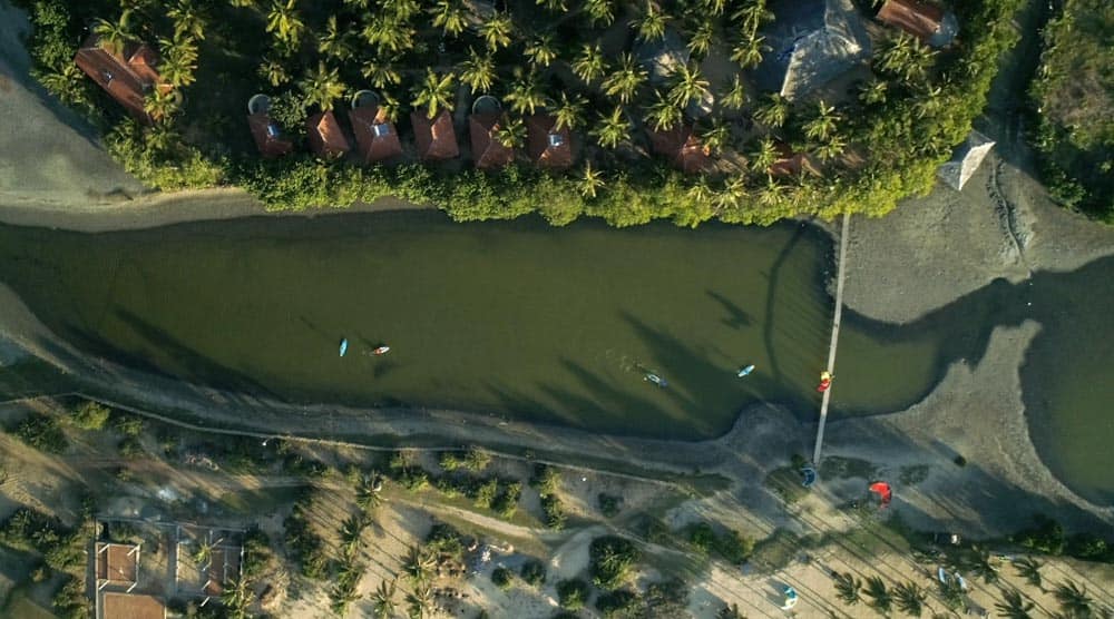 Kitesurfinglanka kite school resort