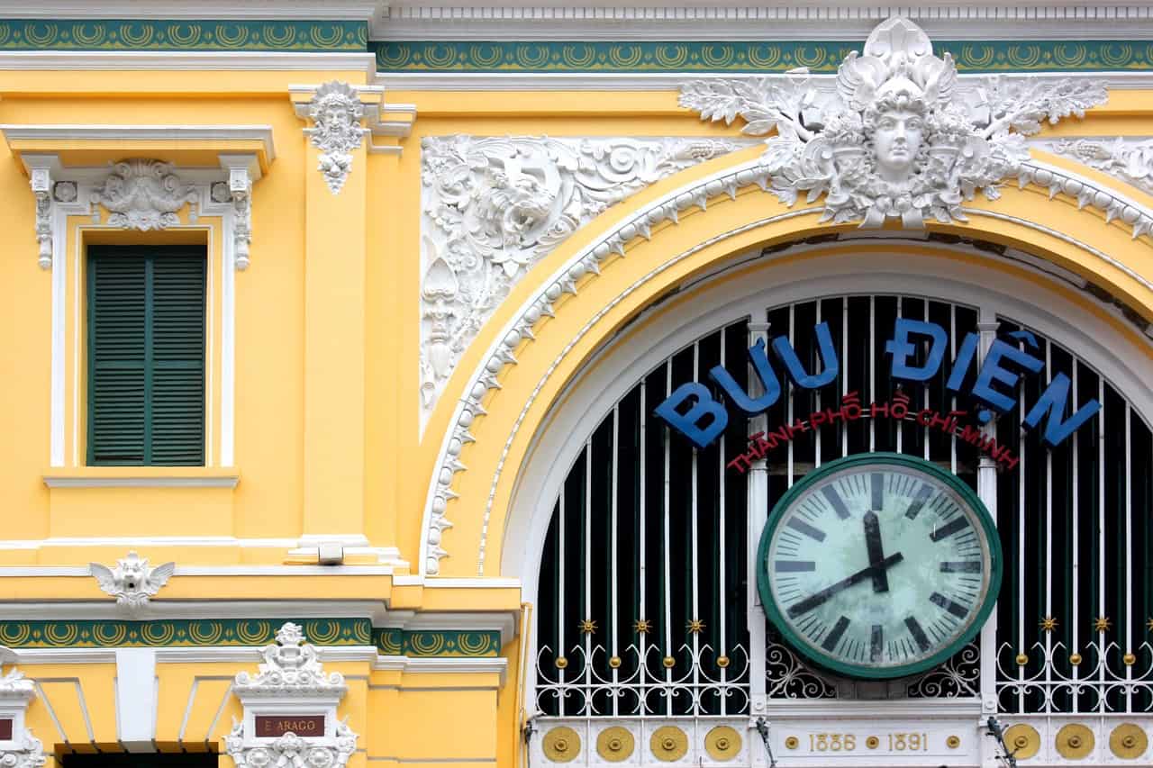 vietnam bahnhof architektur