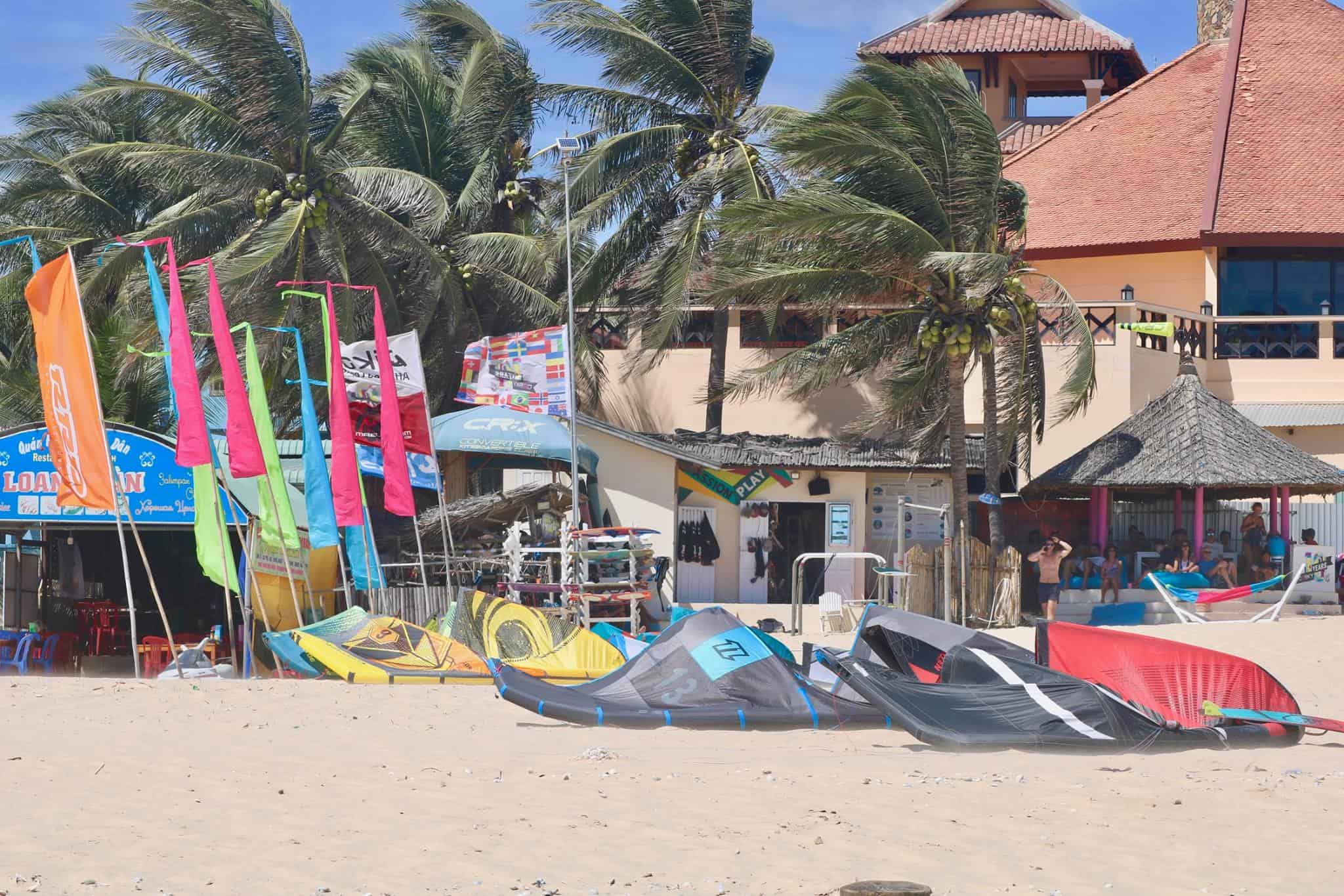 C2Sky kite center - a Mui ne kitesurfing school