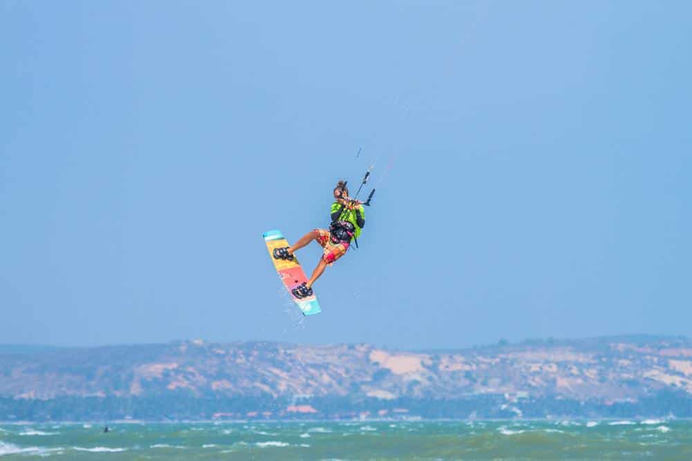 Kitesurfen bei Big Air Tricks am Mui Ne Kitesurfing Strand