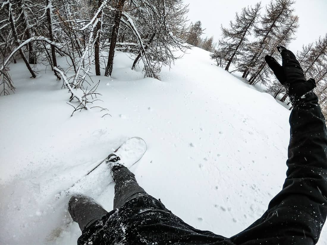 Serre chevalier Snowboarden abseits der Piste Baum-Skifahren