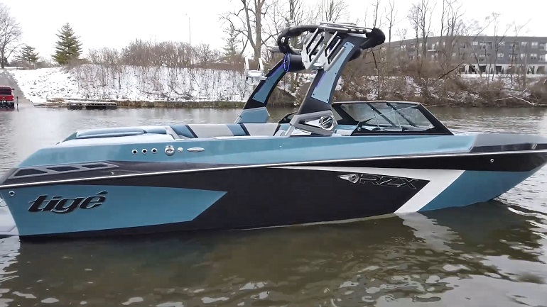 best wakeboarding boat