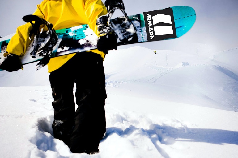 poids moyen d'un snowboard