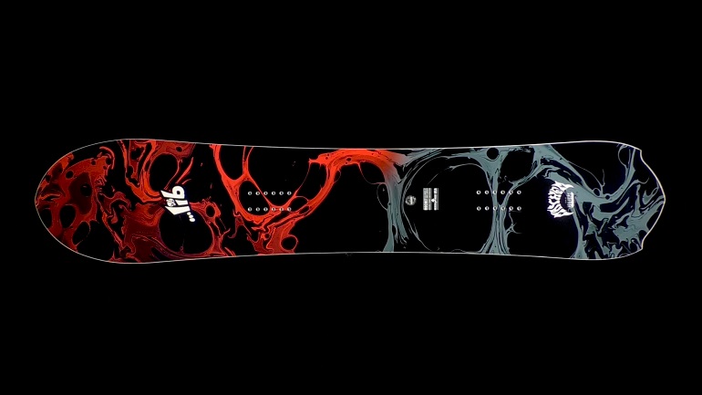 les meilleurs snowboards pour le carving