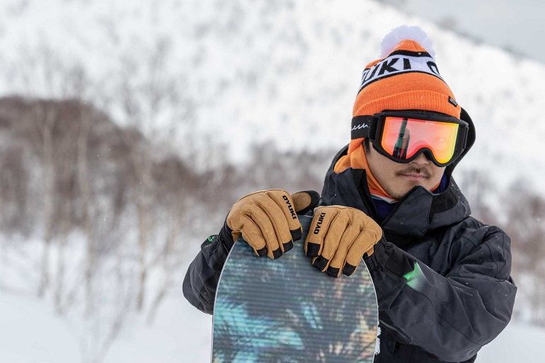 snowboard glove brands