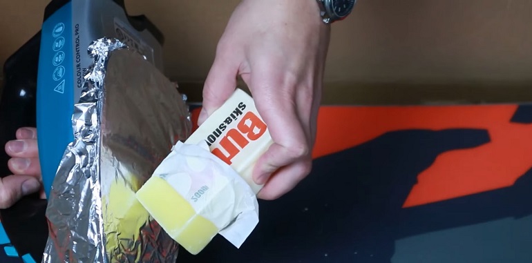 how to wax your snowboard at home