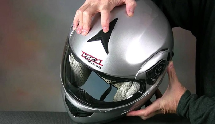 Helme für Motorschlitten