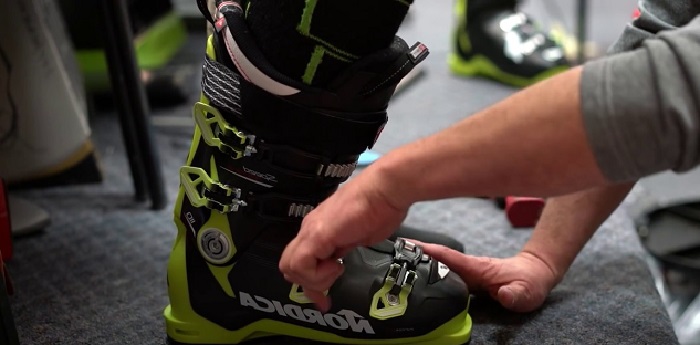 How To Choose Ski Boots- Finding Perfect Size, Fit, And Flex