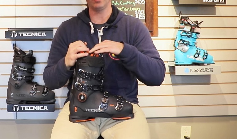 chaussures de ski pour hommes à pieds larges