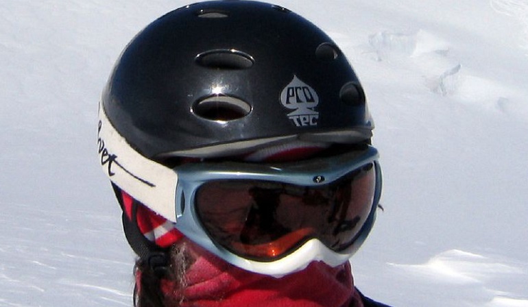 how to measure for ski helmet