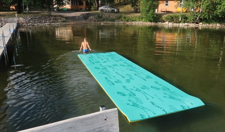 floating foam mat