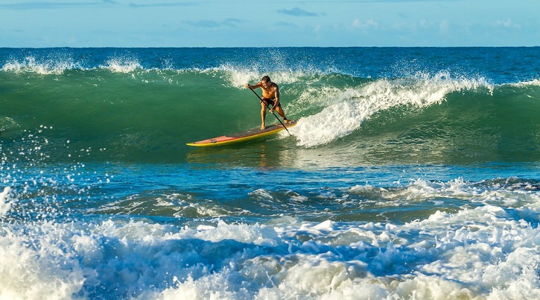 how many calories does paddle boarding burn
