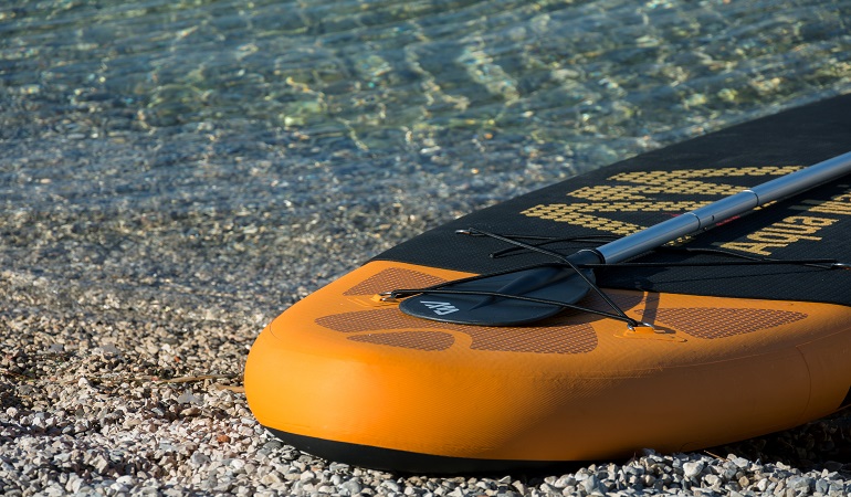 paddle board