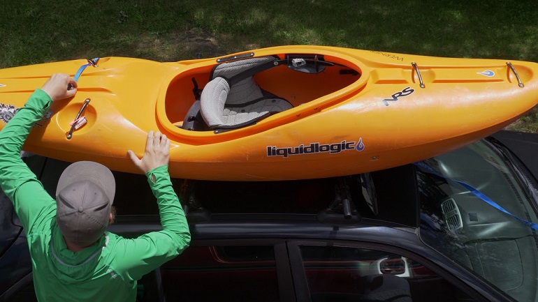 la meilleure façon de transporter les kayaks