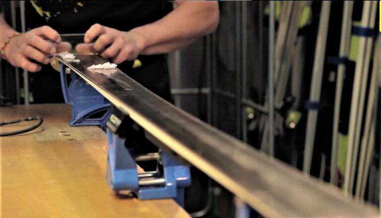 Comment affûter les carres de ski - Étapes pour éliminer les bavures et ...