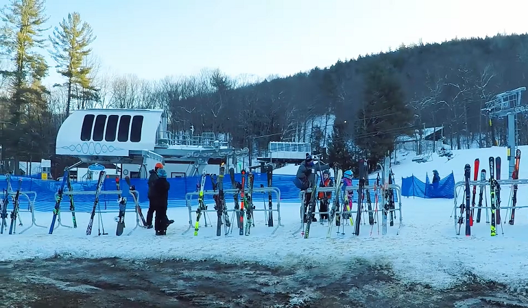 ski mountains in massachusetts