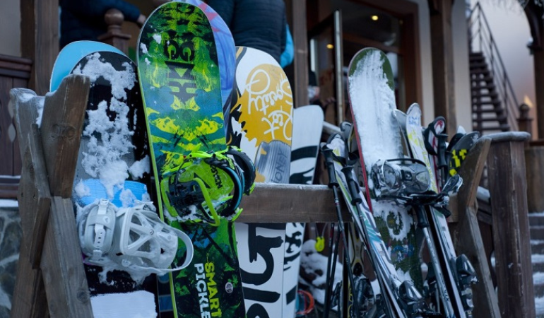 how much do skis cost