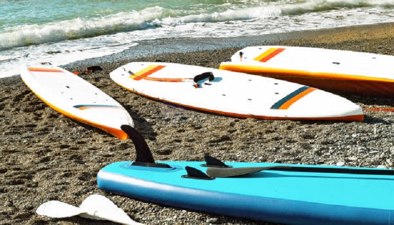 inflatable vs non inflatable paddle boards