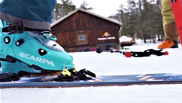 snowboarding en arrière-pays