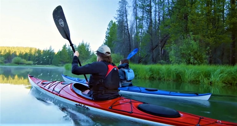 kayak v canoë