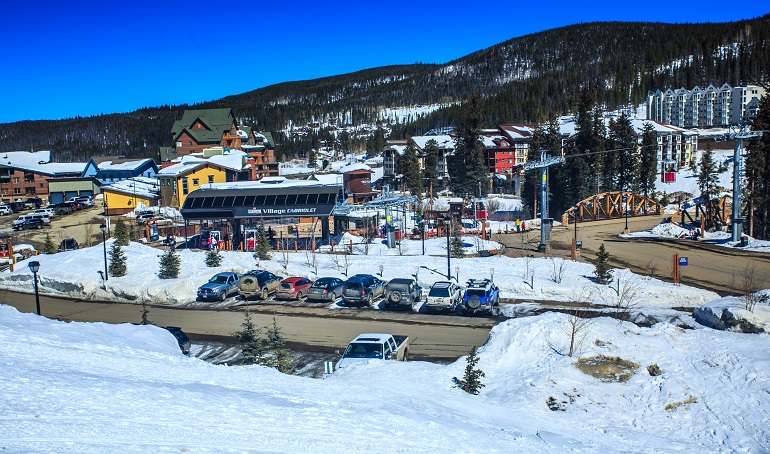 When does Colorado Ski Season Start? Gear up Ski Season