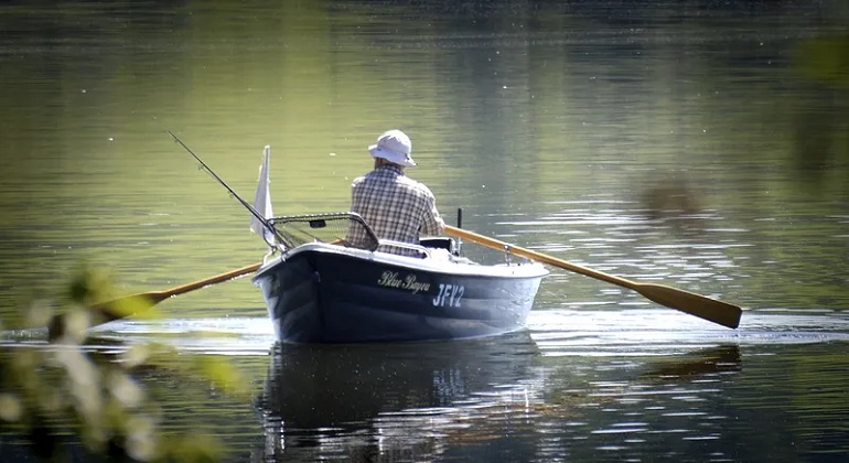 difference between oar and paddle