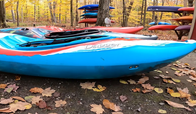 kayaks d'eau vive