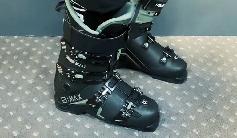 how tight should ski boots be