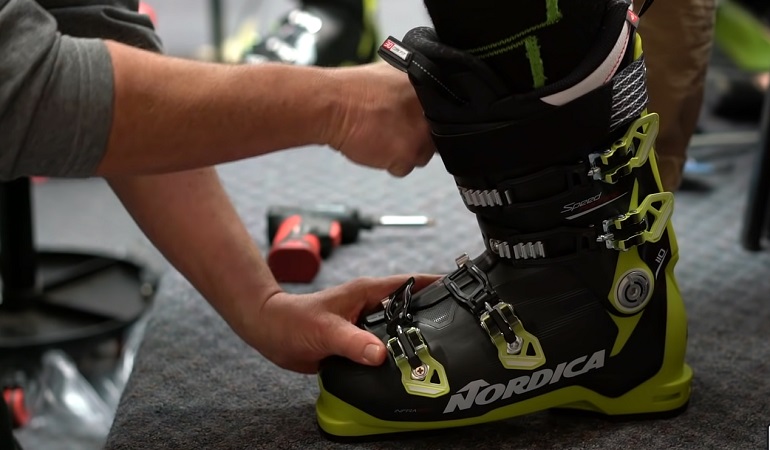 how to measure for ski boots