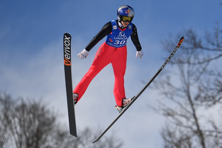 les skis de neige à sensations