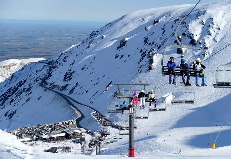 skis de randonnée et skis de fond